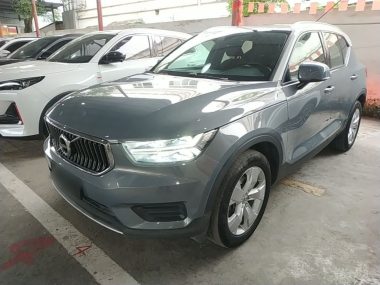Volvo XC40 2021, фото 1