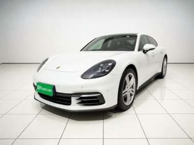 Porsche Panamera 2018, фото 1
