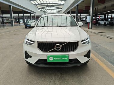 Volvo XC40 B3 — фото 2