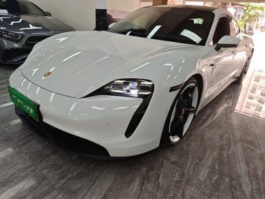 Porsche Taycan 2021, фото 1