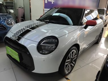MINI COOPER 2024, фото 1