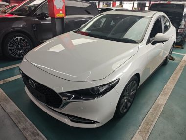 Mazda 3 2023, фото 1