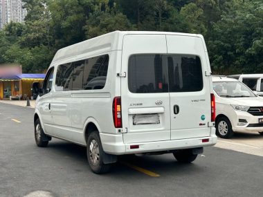 Maxus V80 PRO 2.0T AMT 6/7/8/9 — фото 4