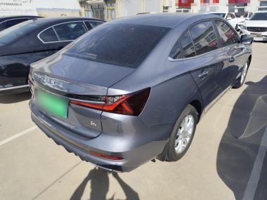 Roewe i5 1.5L CVT — фото 4