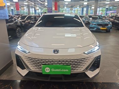 Changan UNI-V iDD 1.5T 113km — фото 2