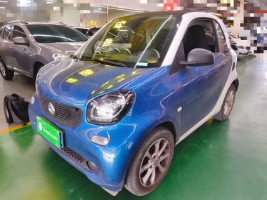 Smart fortwo 2019, фото 1