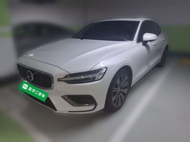 Volvo S60 2022, фото 1