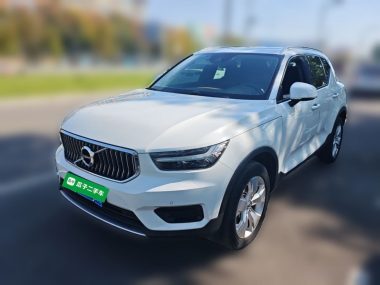 Volvo XC40 2021, фото 1