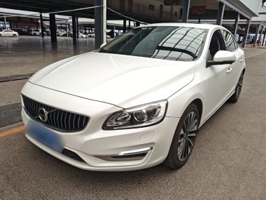 Volvo S60 2018, фото 1