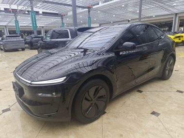 Tesla Model Y 2026, фото 1