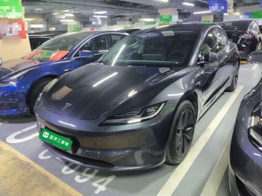 Tesla Model 3 2025, фото 1