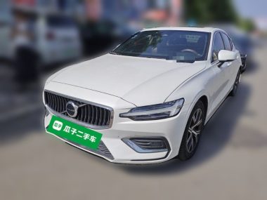 Volvo S60 2023, фото 1