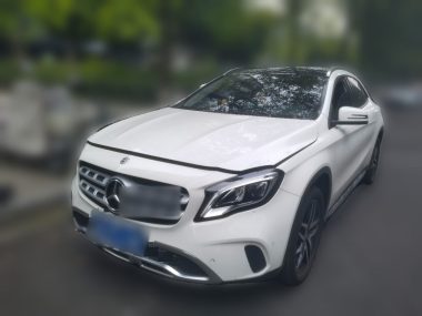 Mercedes-Benz GLA 2018, фото 1
