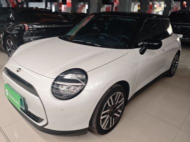 MINI COOPER 2024, фото 1