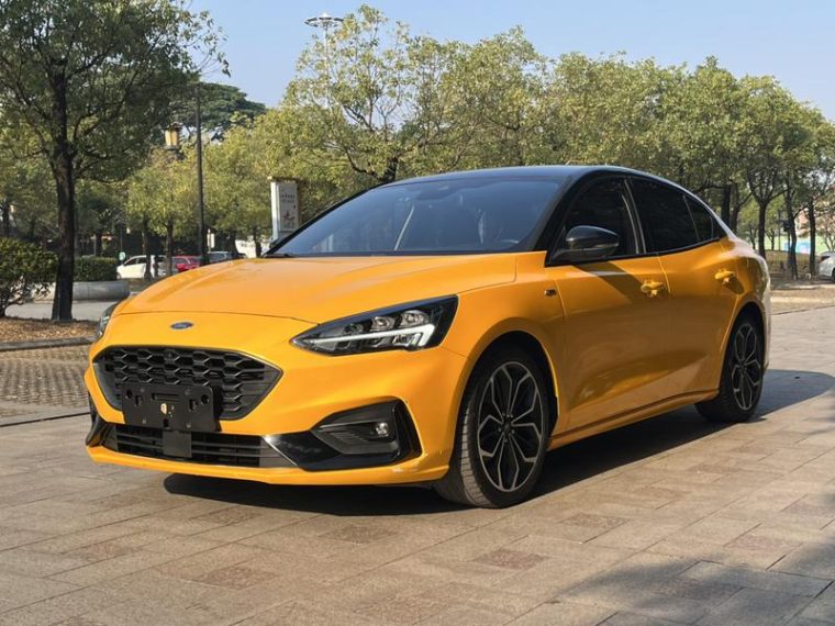 Ford Focus EcoBoost 180 ST Line