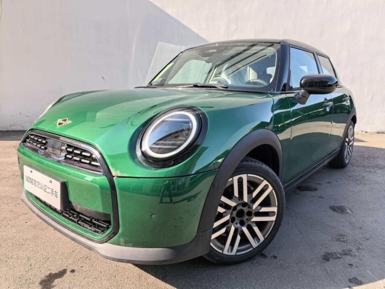 MINI MINI 1.5T COOPER 5-door Classic Line