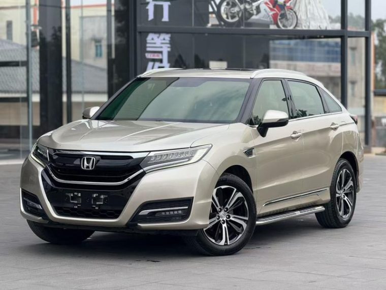 Honda UR-V 370TURBO V