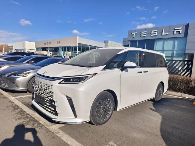 Lexus LM 500h DIRECT4