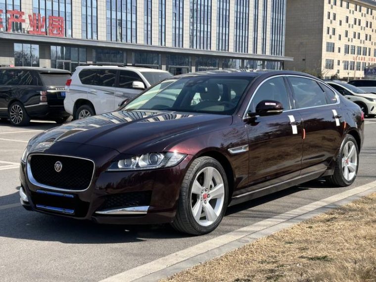 Jaguar XFL 2.0T 200PS