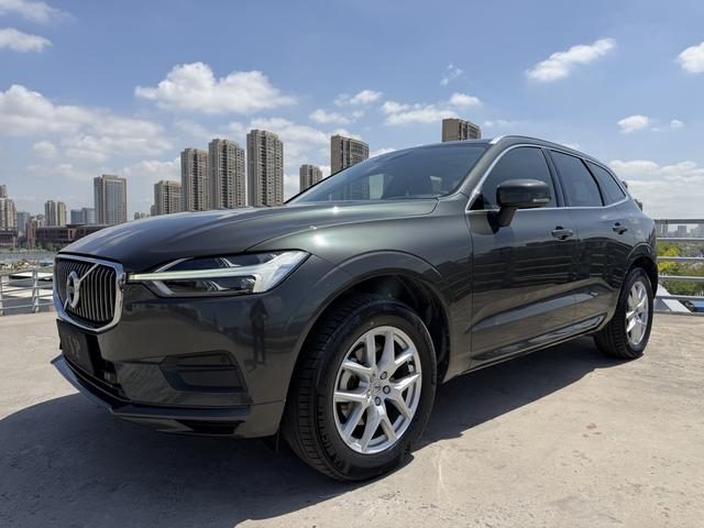 Volvo XC60 T5 4WD Zhiyi