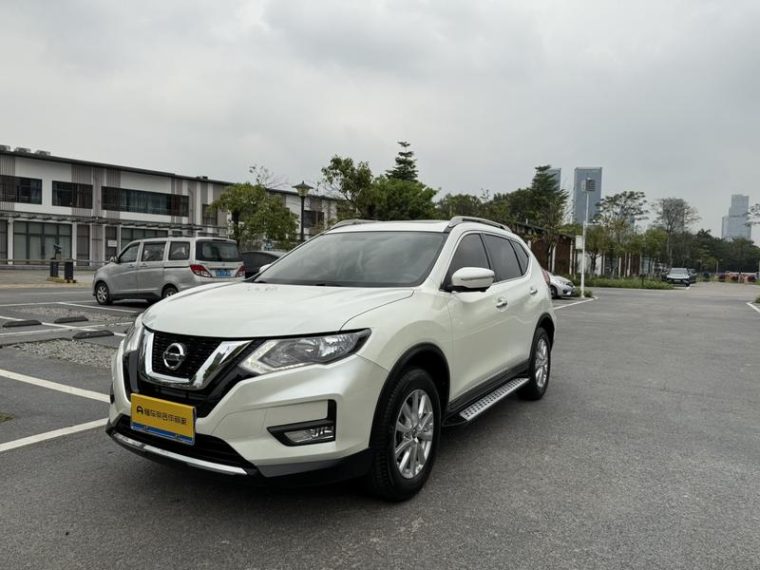 Nissan X-Trail 2.0L CVT 2WD