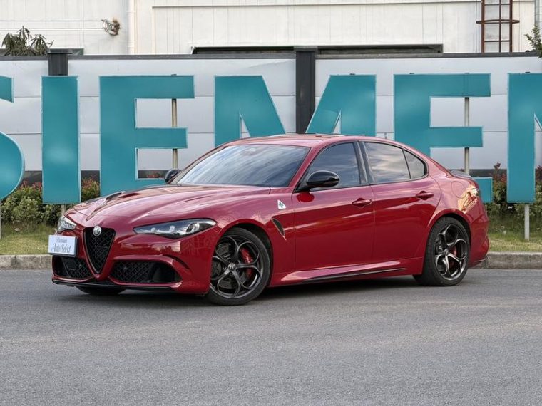 Alfa Romeo Giulia 2.9T V6 520HP Super Sport