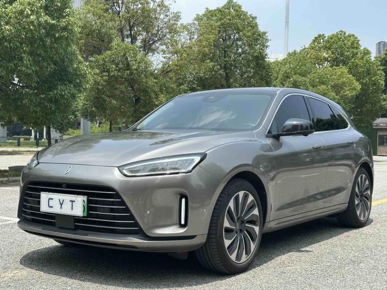 AITO M5 REEV RWD Standard