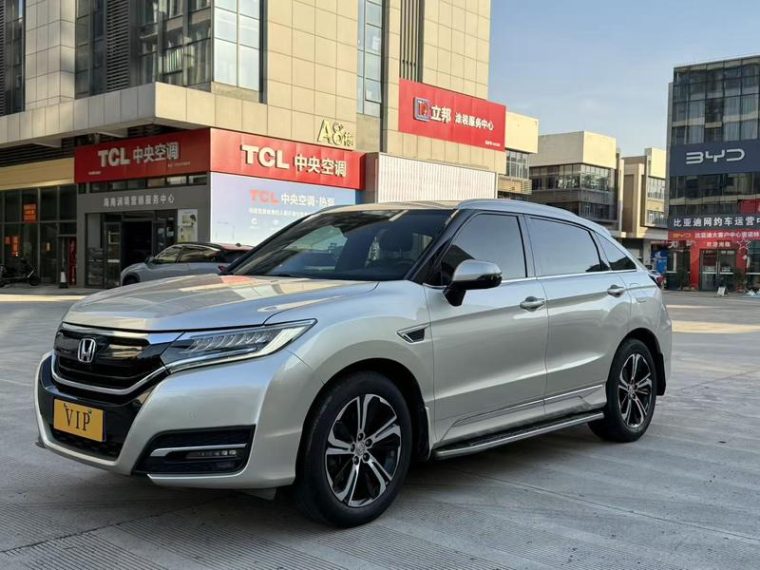Honda UR-V 370TURBO V