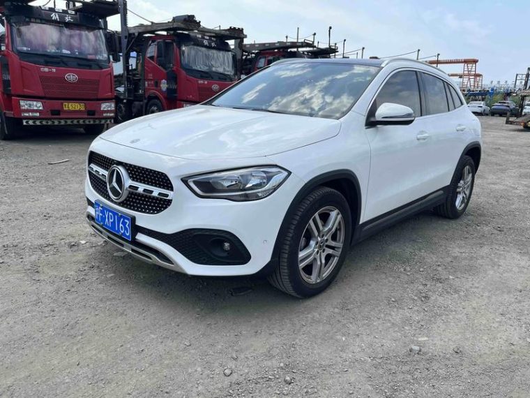 Mercedes-Benz GLA 180