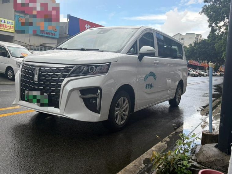 Lingtu E-M8 320KM 8/9