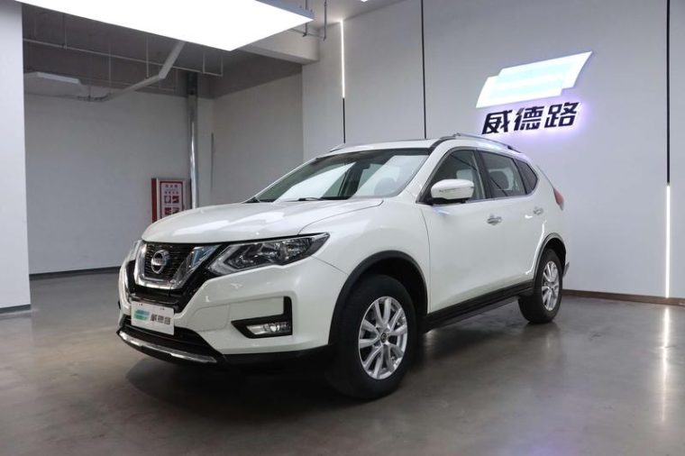 Nissan X-Trail 2.0L CVT 2WD