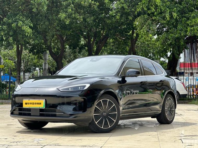 AITO M5 EV 4WD Performance