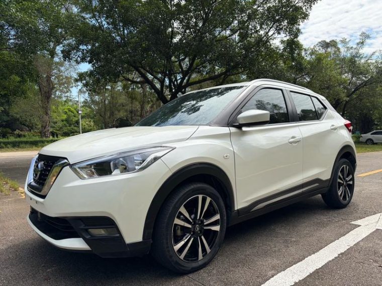 Nissan Kicks 1.5L XL CVT