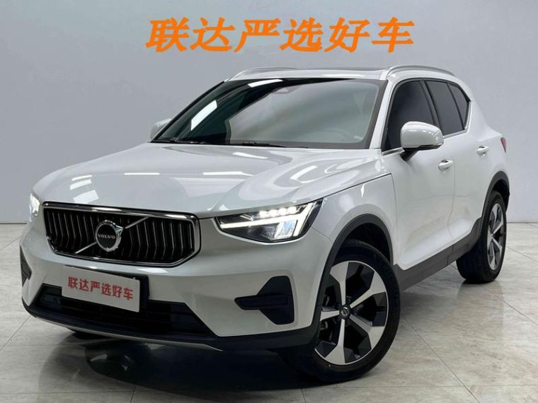 Volvo XC40 B4