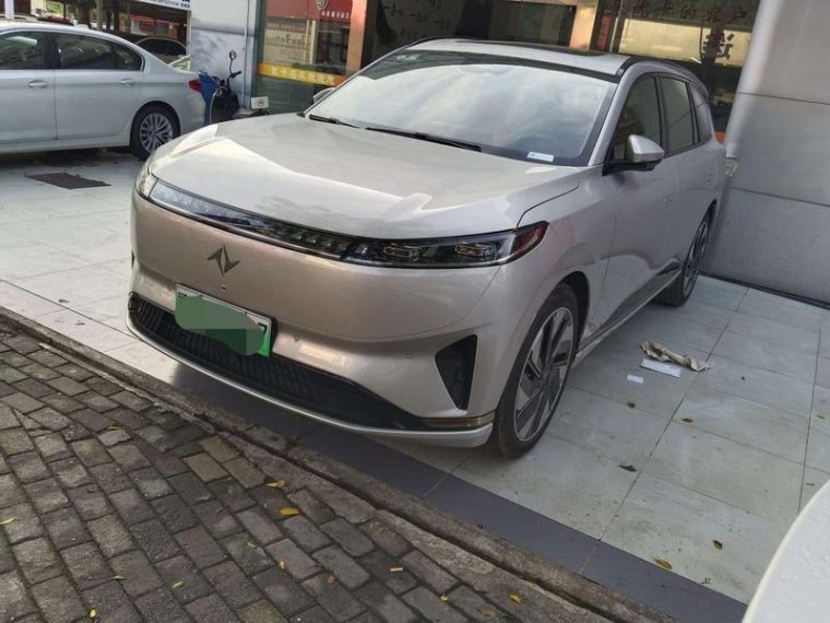 Dongfeng eπ 008 210Max 6