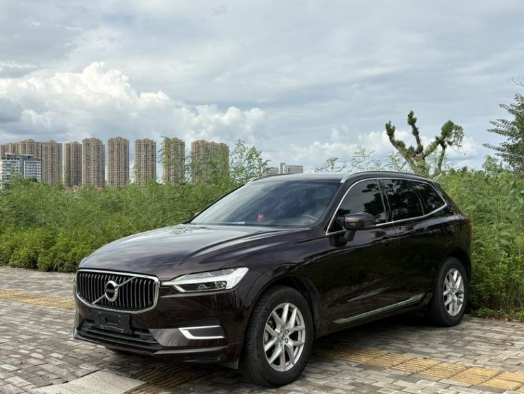 Volvo XC60 T5 4WD Zhiyi Luxury