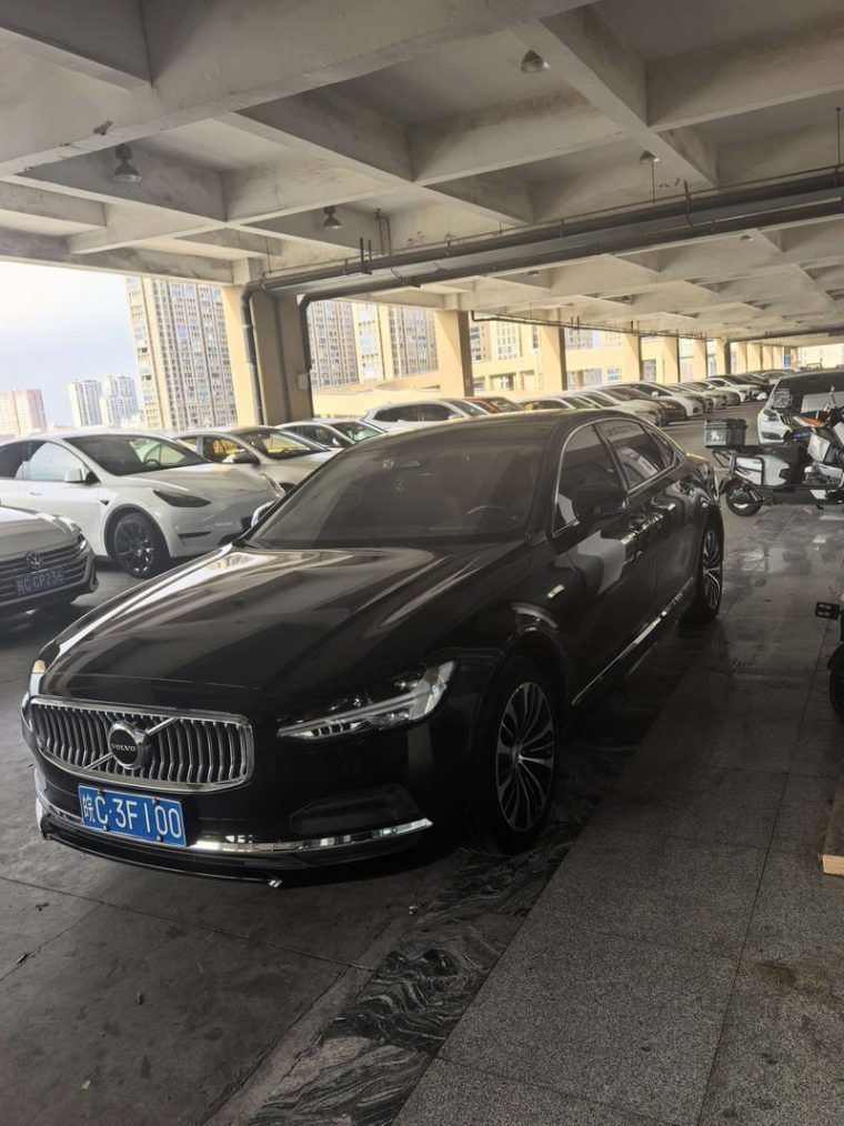 Volvo S90 B5 Zhiyi Luxury