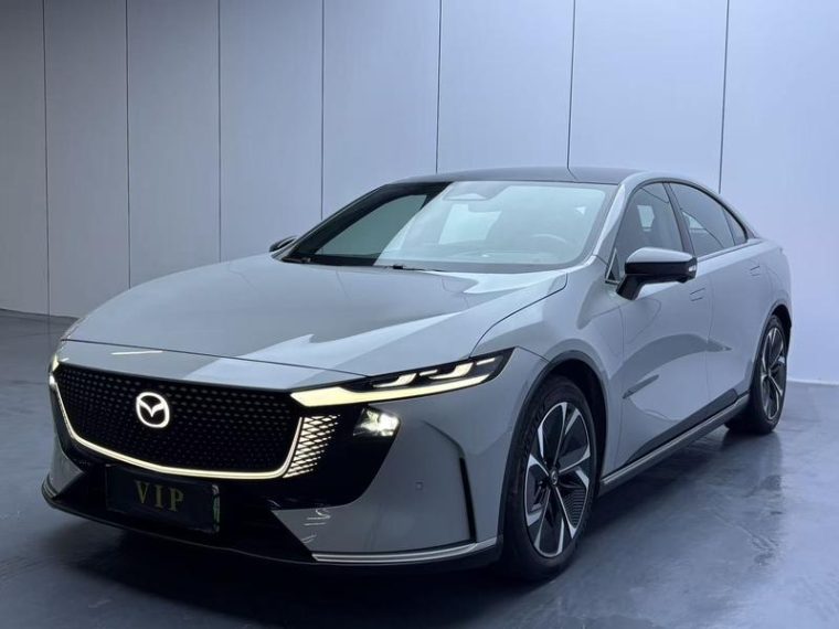 Mazda EZ-6 600