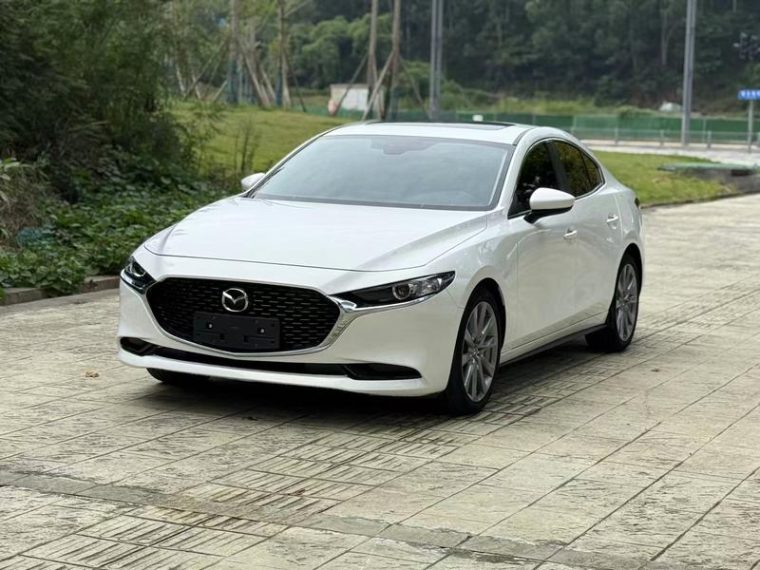 Mazda 3 2.0L 100