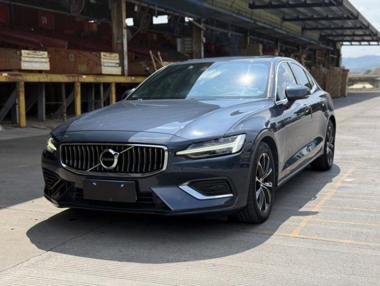Volvo S60 B4
