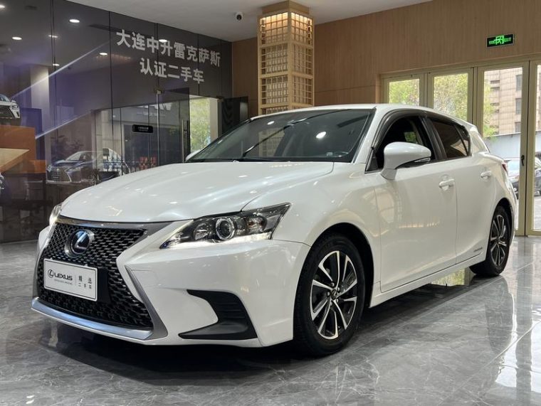 Lexus CT CT200h