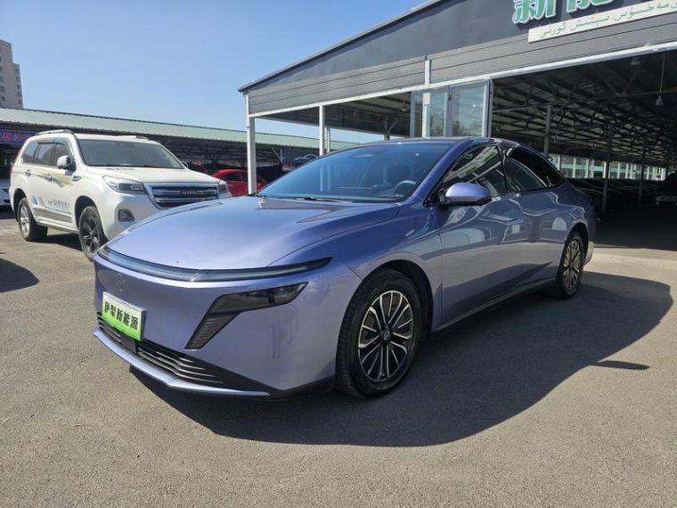 Nissan N6 180 Max+
