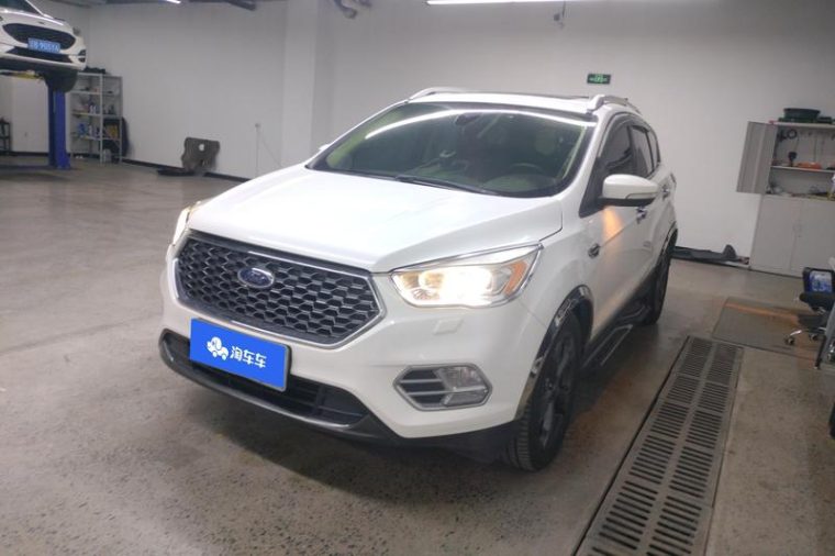Ford Kuga EcoBoost 180 V