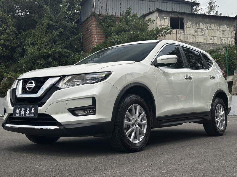 Nissan X-Trail Classic 2.0L 2WD Smart Connected Premium