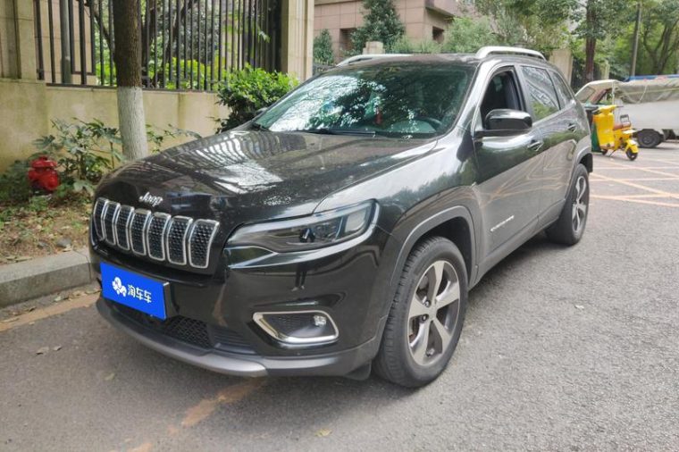Jeep Cherokee 2.0T + VI