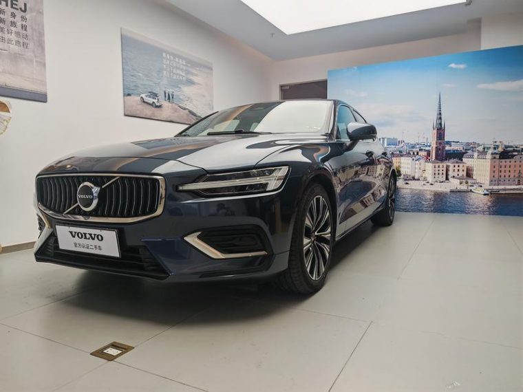 Volvo S60 B4