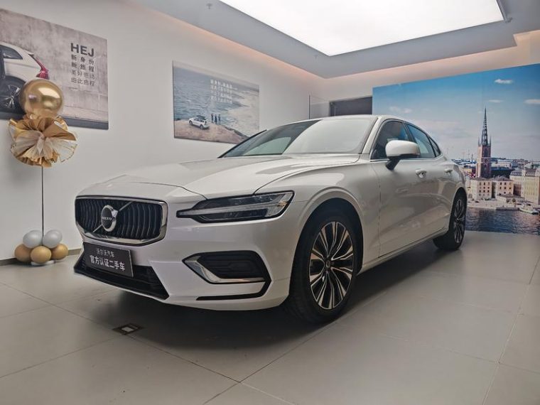Volvo S60 B4