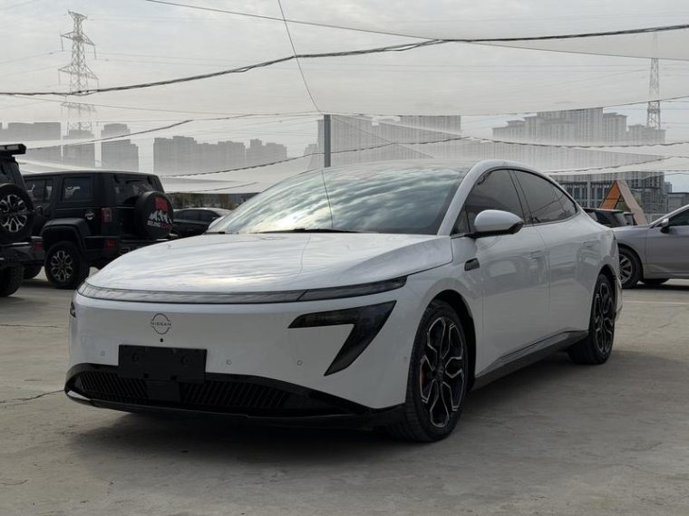 Nissan N7 625 Max