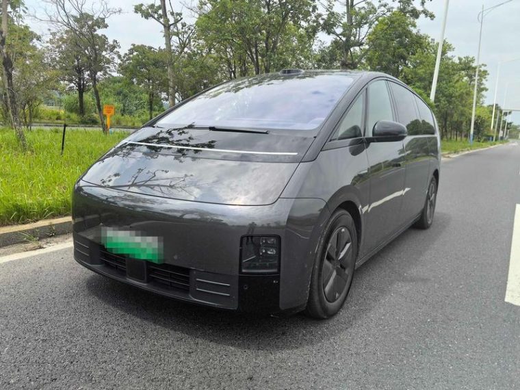 Li Auto MEGA Ultra Smart Refreshed