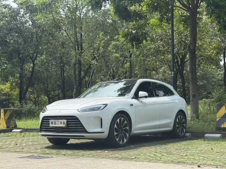 AITO M5 REEV RWD Smart Driving